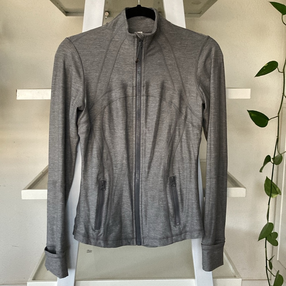 Luluemon define jacket size 6